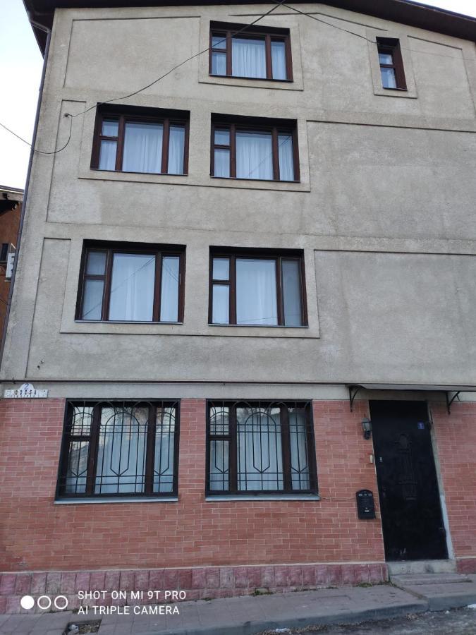 Studio In The Center Chisinau Exterior photo